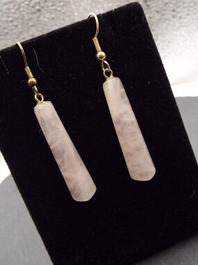 ROSE QUARTZ STONE TRIANGULAR SHAPED LONG MONOLITHIC DANGLY EARRINGS 40B